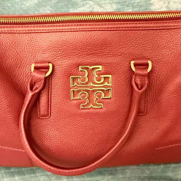 2 Tori Burch hand bags . New, spacious , casual, beautiful colors. - Picture 16 of 16